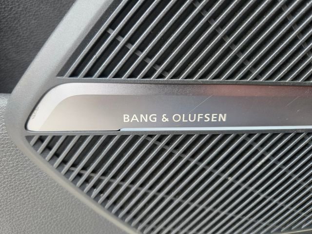 Used 2018 Audi SQ5 Premium Plus w/ Navigation Package image 18