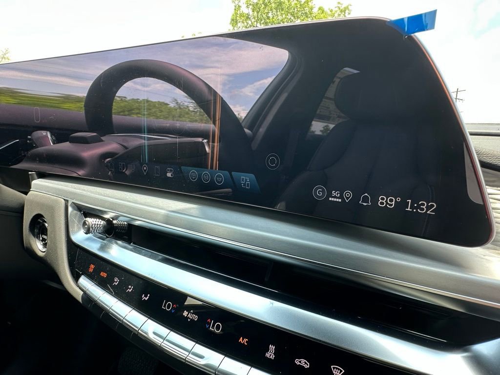 New 2025 Cadillac Lyriq Luxury image 16