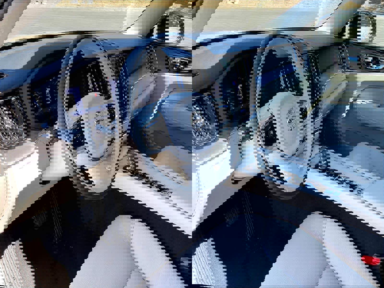 New 2025 Volvo XC60 B5 Core w/ Climate Package AWD/4WD image 8