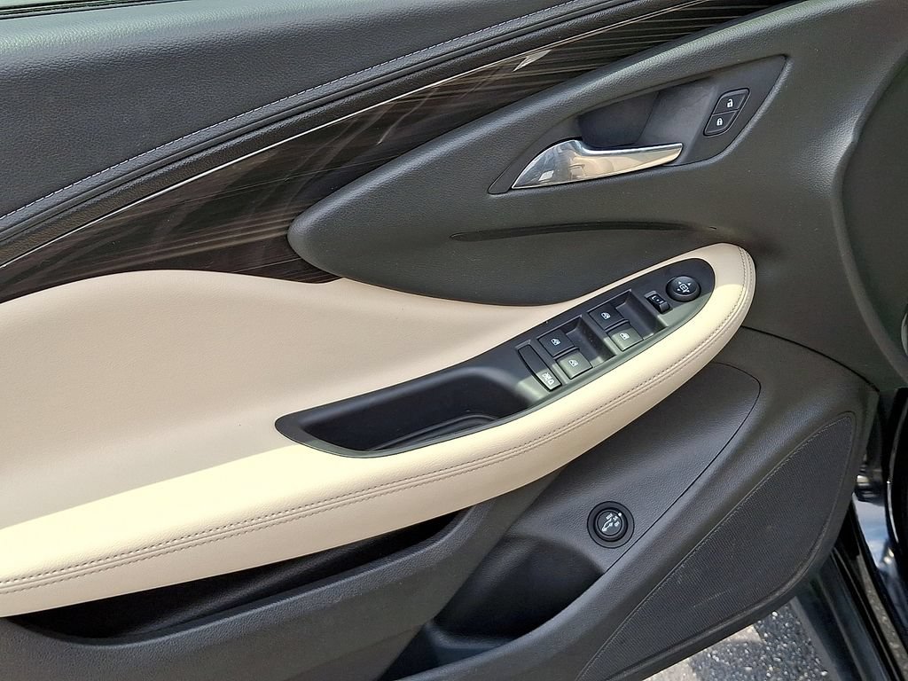 Used 2020 Buick Envision Preferred FWD image 12