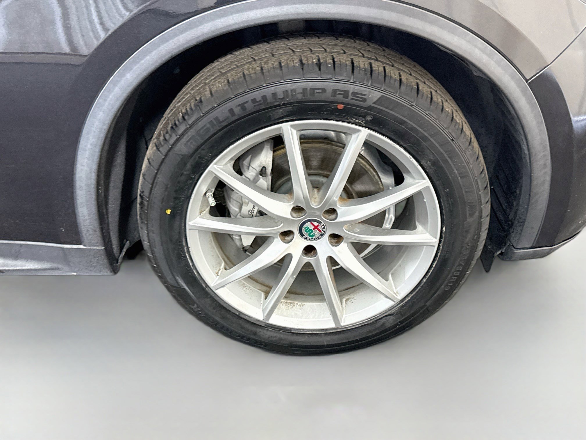 Used 2018 Alfa Romeo Stelvio Ti AWD/4WD image 32