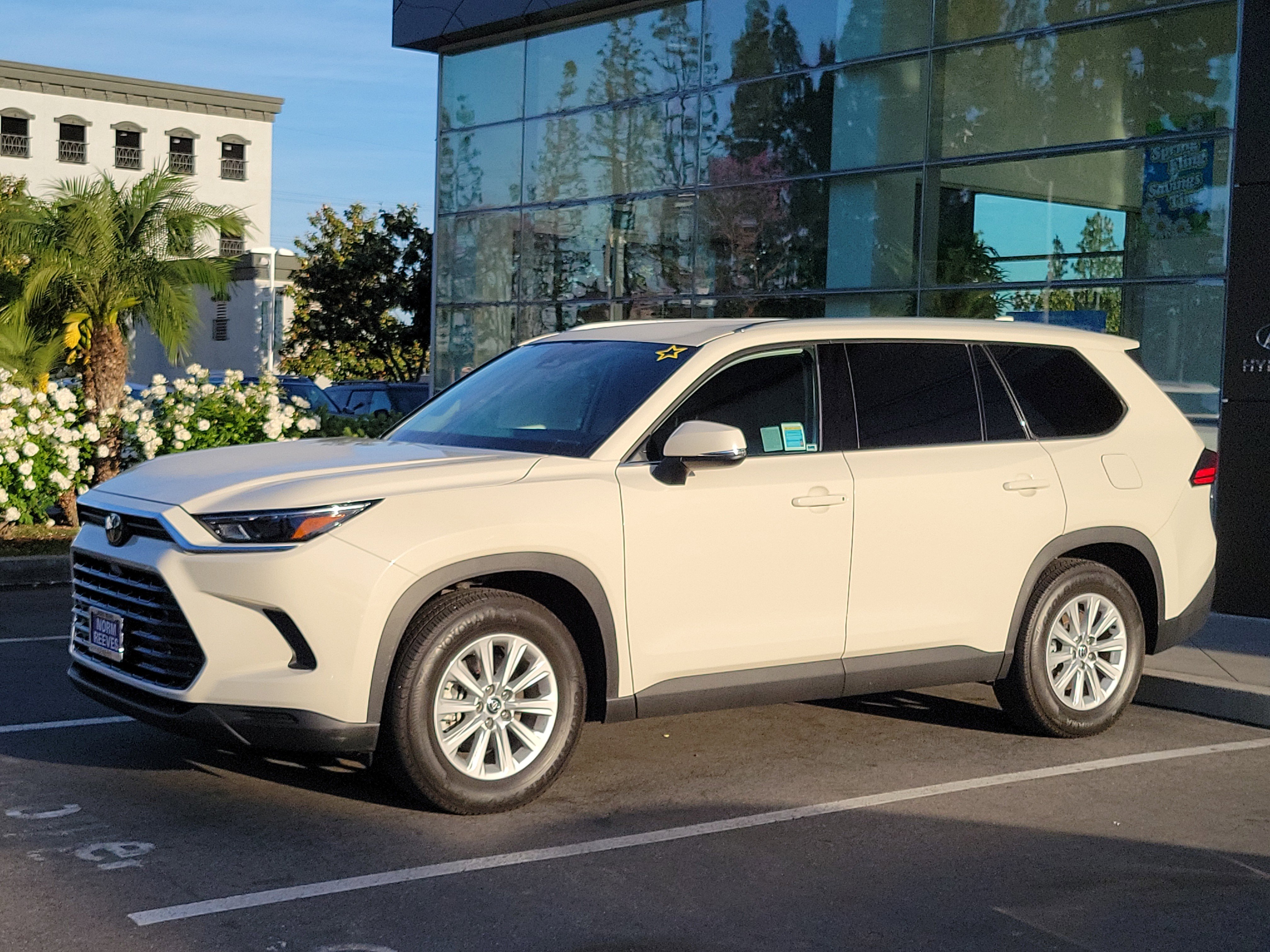 Used 2024 Toyota Grand Highlander FWD image 1