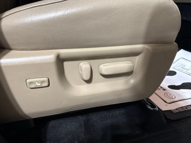 Used 2015 Toyota Sequoia Platinum AWD/4WD image 38