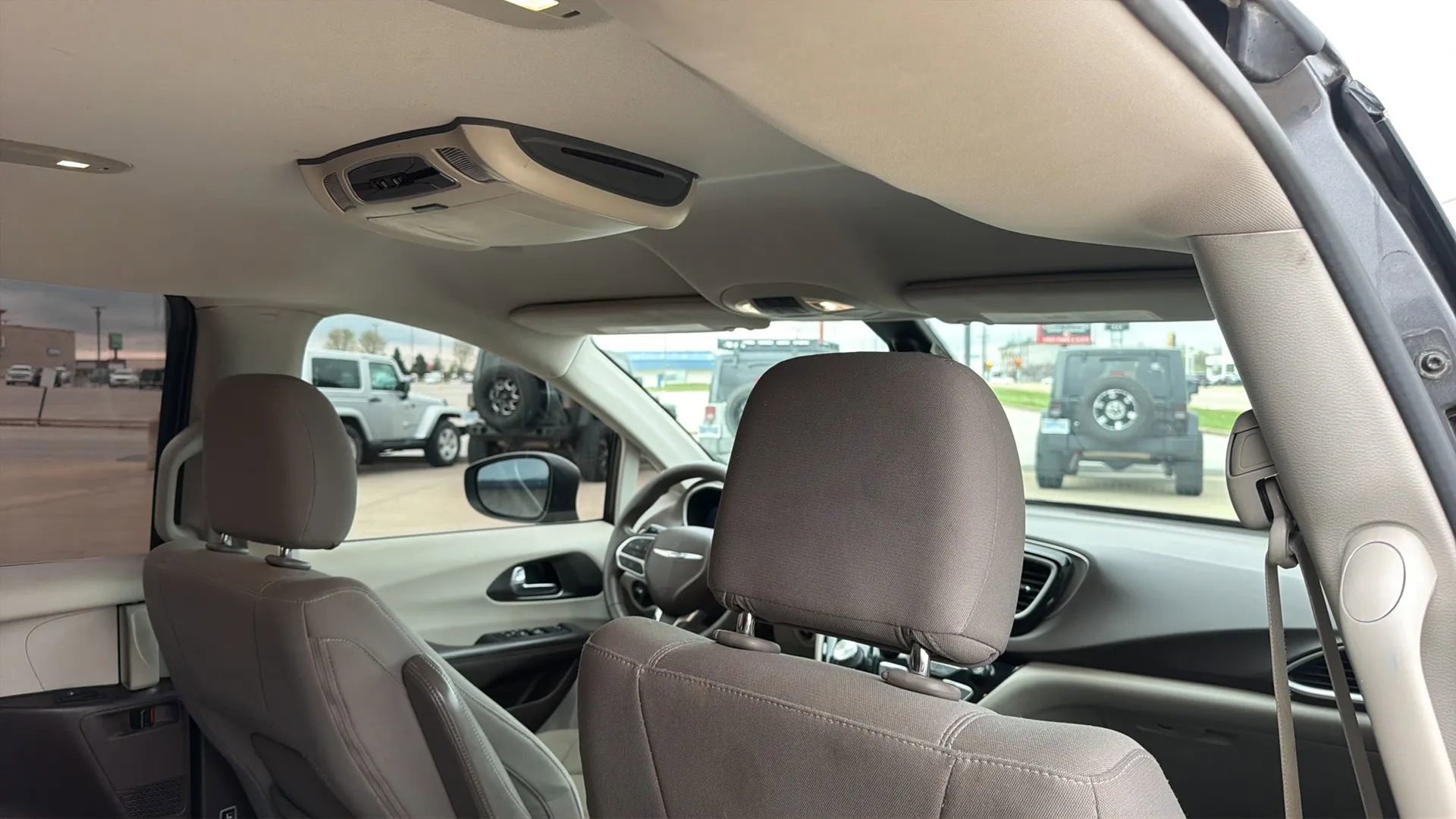 Used 2017 Chrysler Pacifica Touring image 80