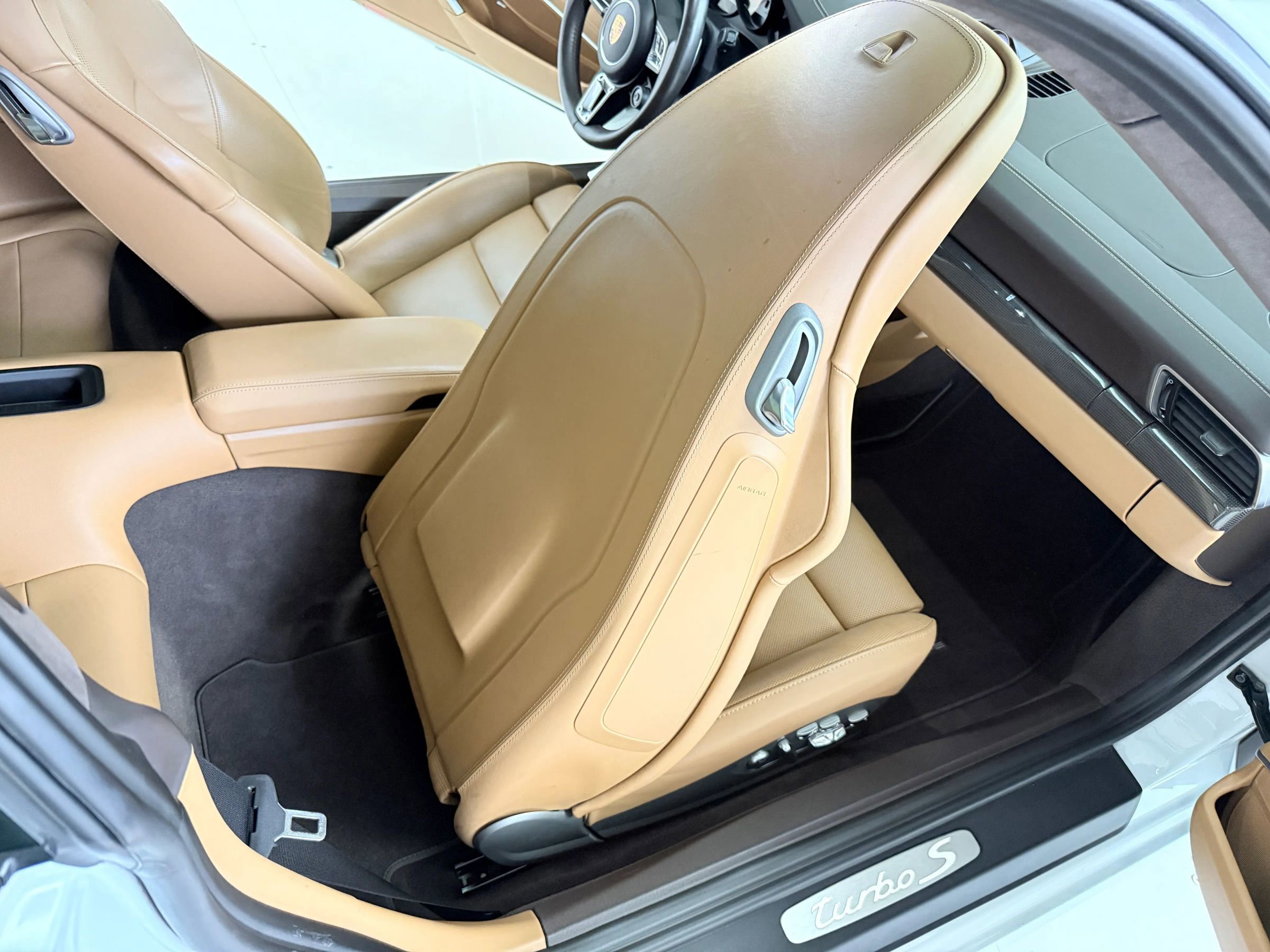 Used 2017 Porsche 911 Turbo S image 30