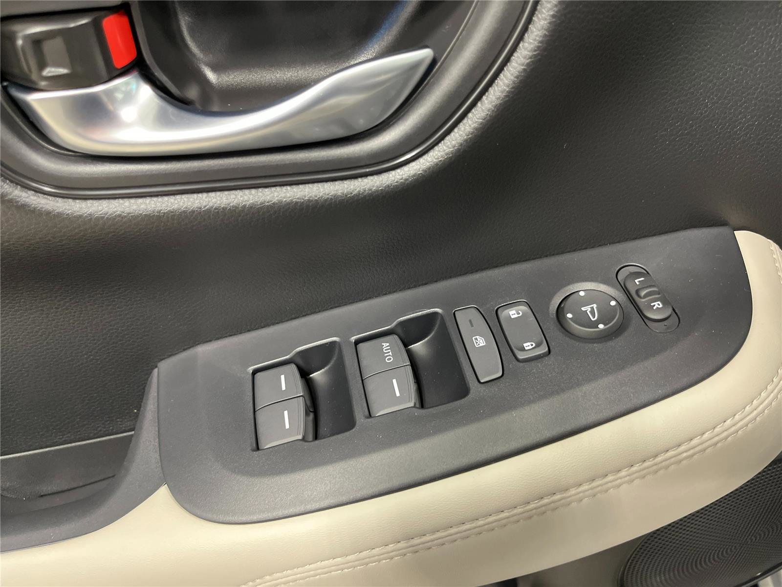 New 2026 Honda HR-V LX image 13