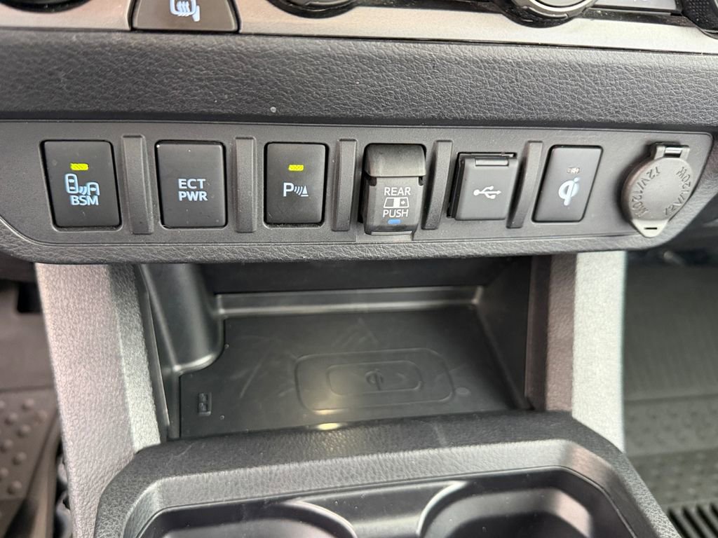 Used 2023 Toyota Tacoma TRD Off-Road w/ Advanced Technology Package AWD/4WD image 27