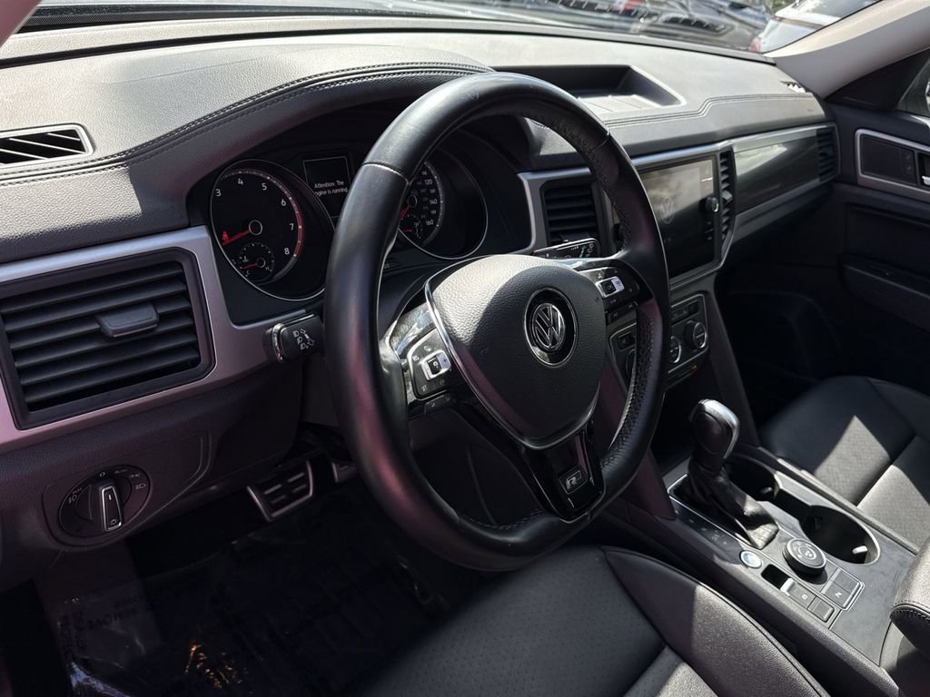 Used 2020 Volkswagen Atlas SE w/ Towing Package image 16