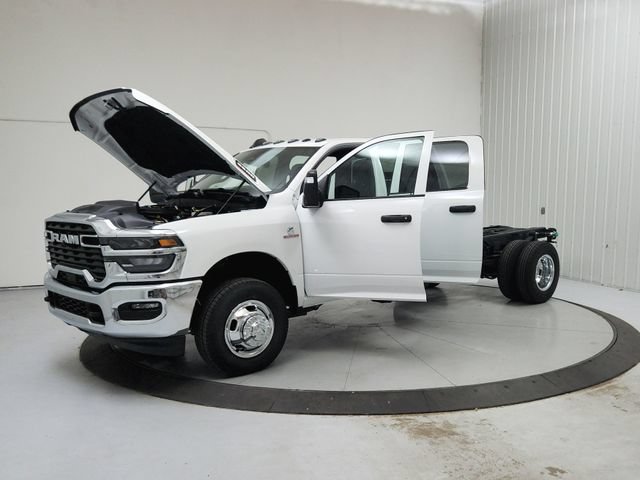 New 2026 RAM 3500 Tradesman w/ Chrome Appearance Group A AWD/4WD image 11