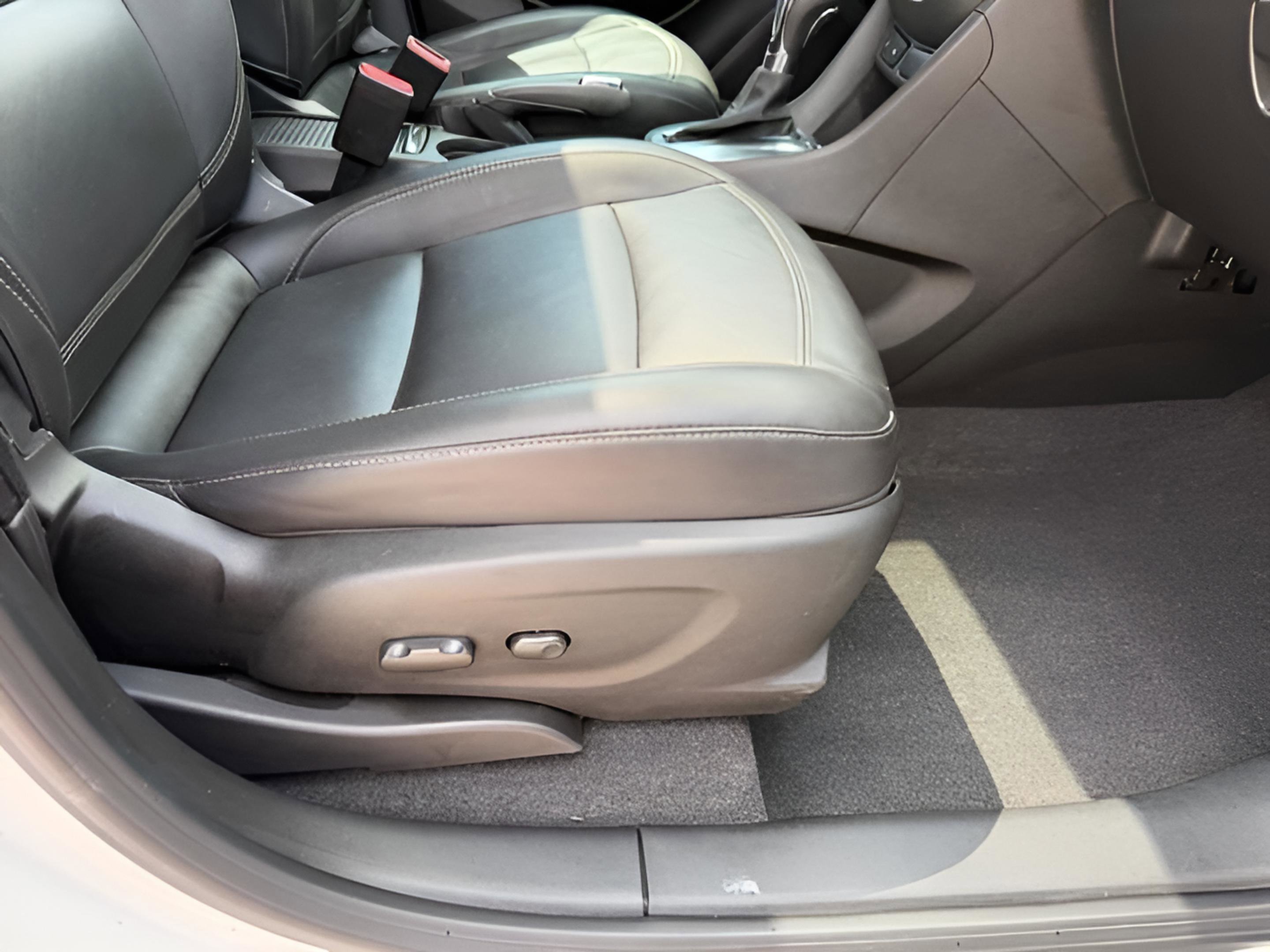Used 2015 Buick Encore Premium FWD image 27