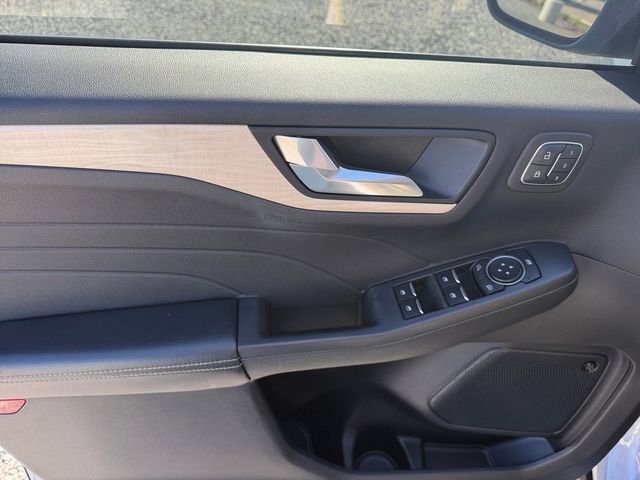 Used 2022 Ford Escape Titanium w/ Titanium Elite Package image 11