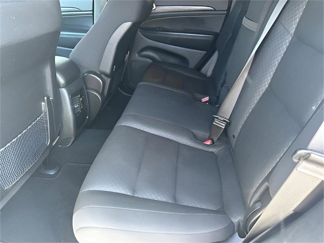 Used 2021 Jeep Grand Cherokee Laredo image 18