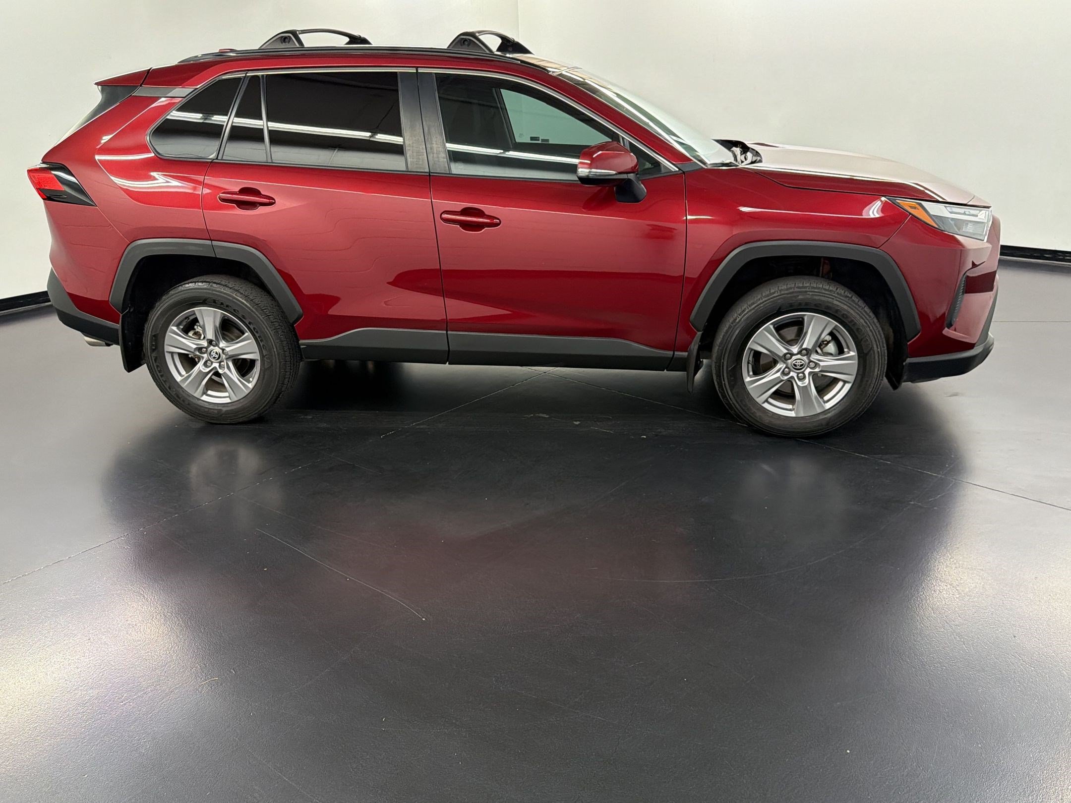 Used 2024 Toyota RAV4 XLE w/ Convenience Package FWD image 8