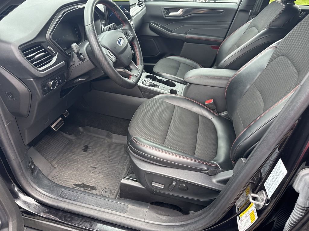 Used 2024 Ford Escape ST-Line w/ Tech Pack #1 FWD image 18
