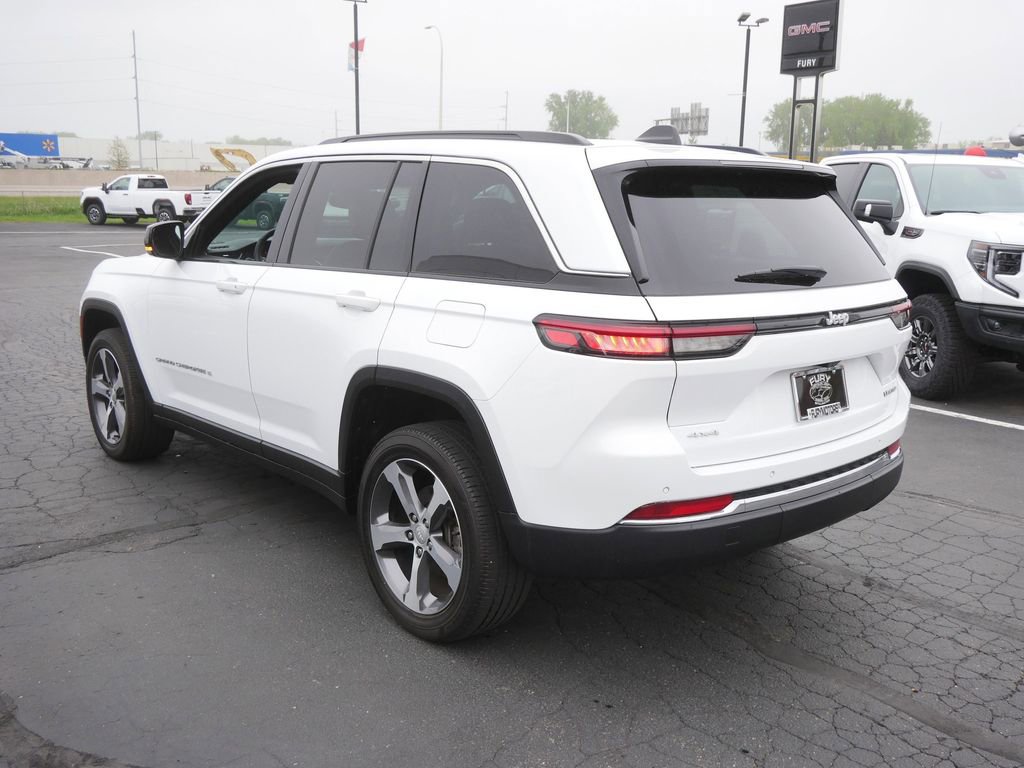 Used 2024 Jeep Grand Cherokee Limited AWD/4WD image 5