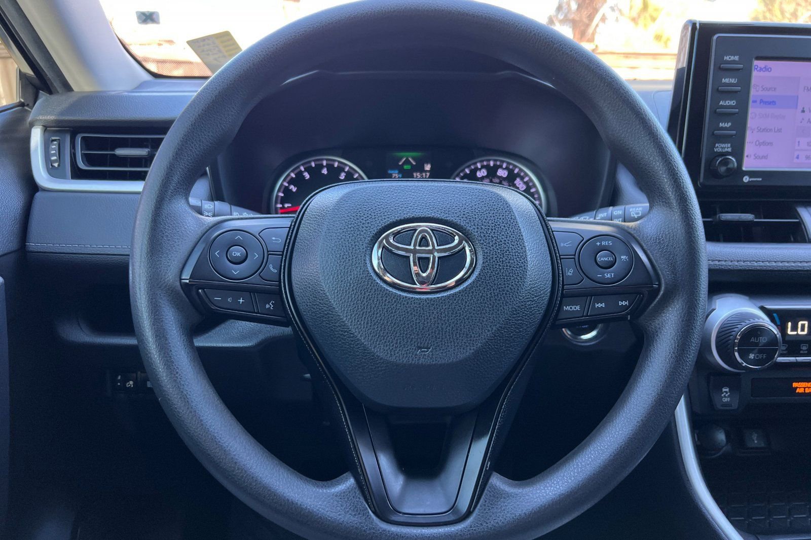 Used 2020 Toyota RAV4 XLE image 24