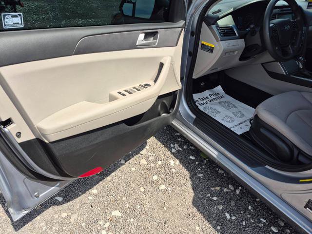Used 2016 Hyundai Sonata SE FWD image 17