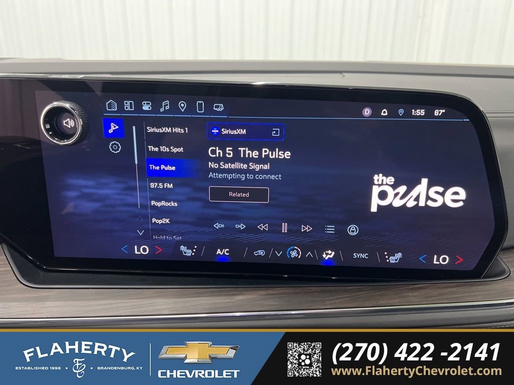Used 2025 Chevrolet Suburban LT w/ Comfort Package AWD/4WD image 29