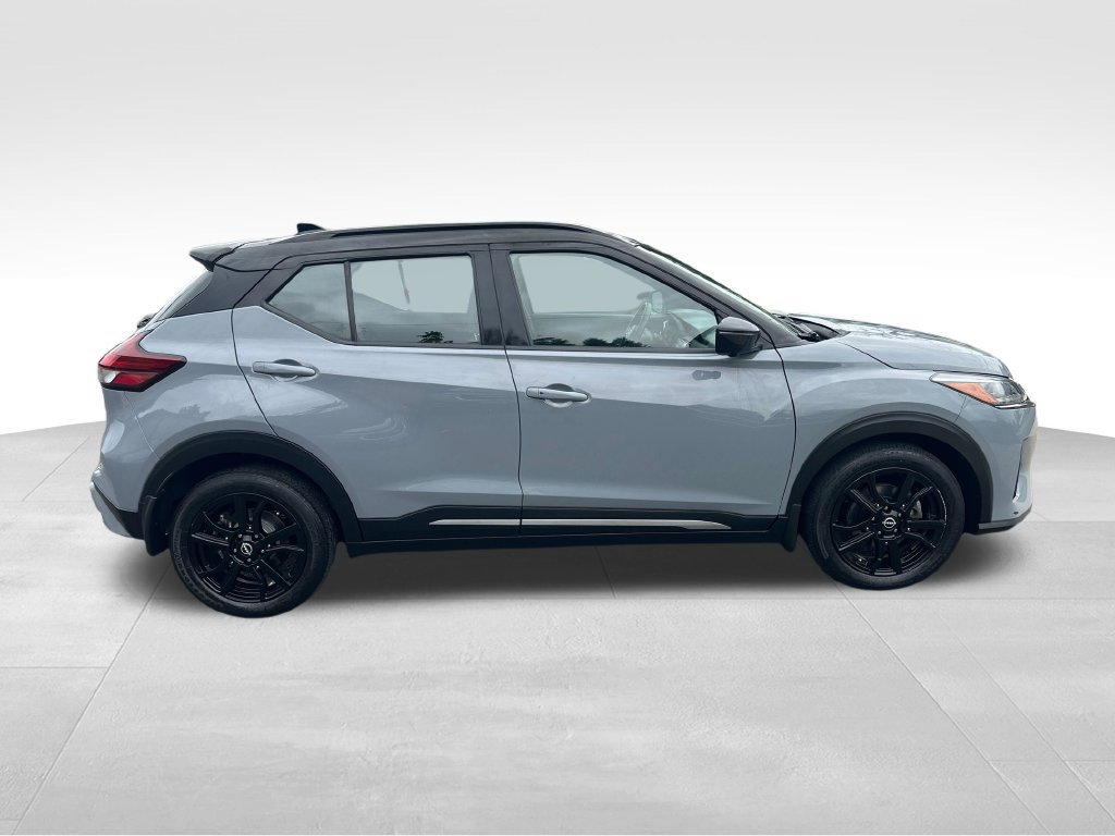 Used 2023 Nissan Kicks SR FWD image 9