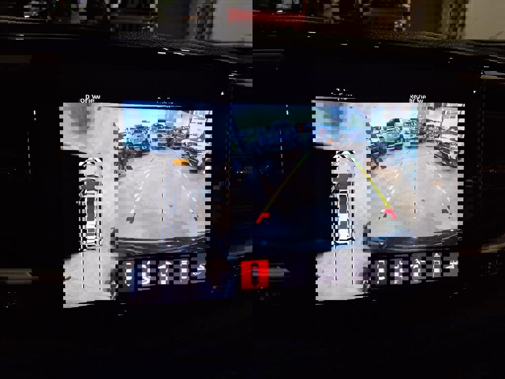 Used 2021 Chrysler Pacifica Touring-L w/ Premium & Safety Sphere Group image 14