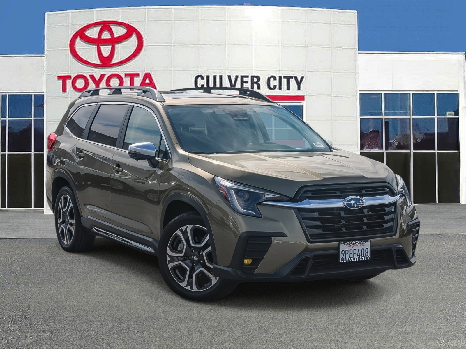 Used 2023 Subaru Ascent Limited w/ Technology Package image 1