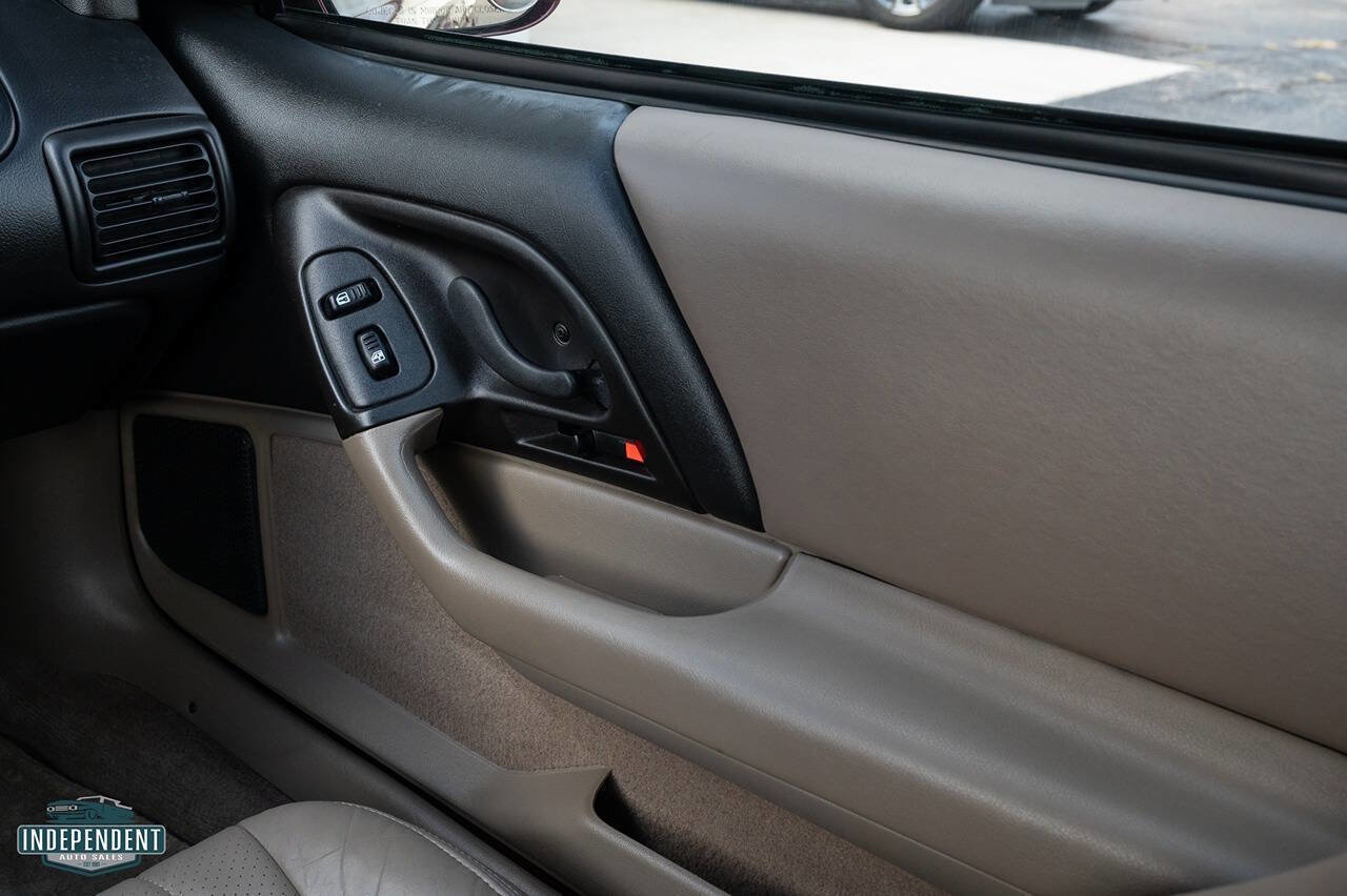 Used 2000 Chevrolet Camaro LT image 12