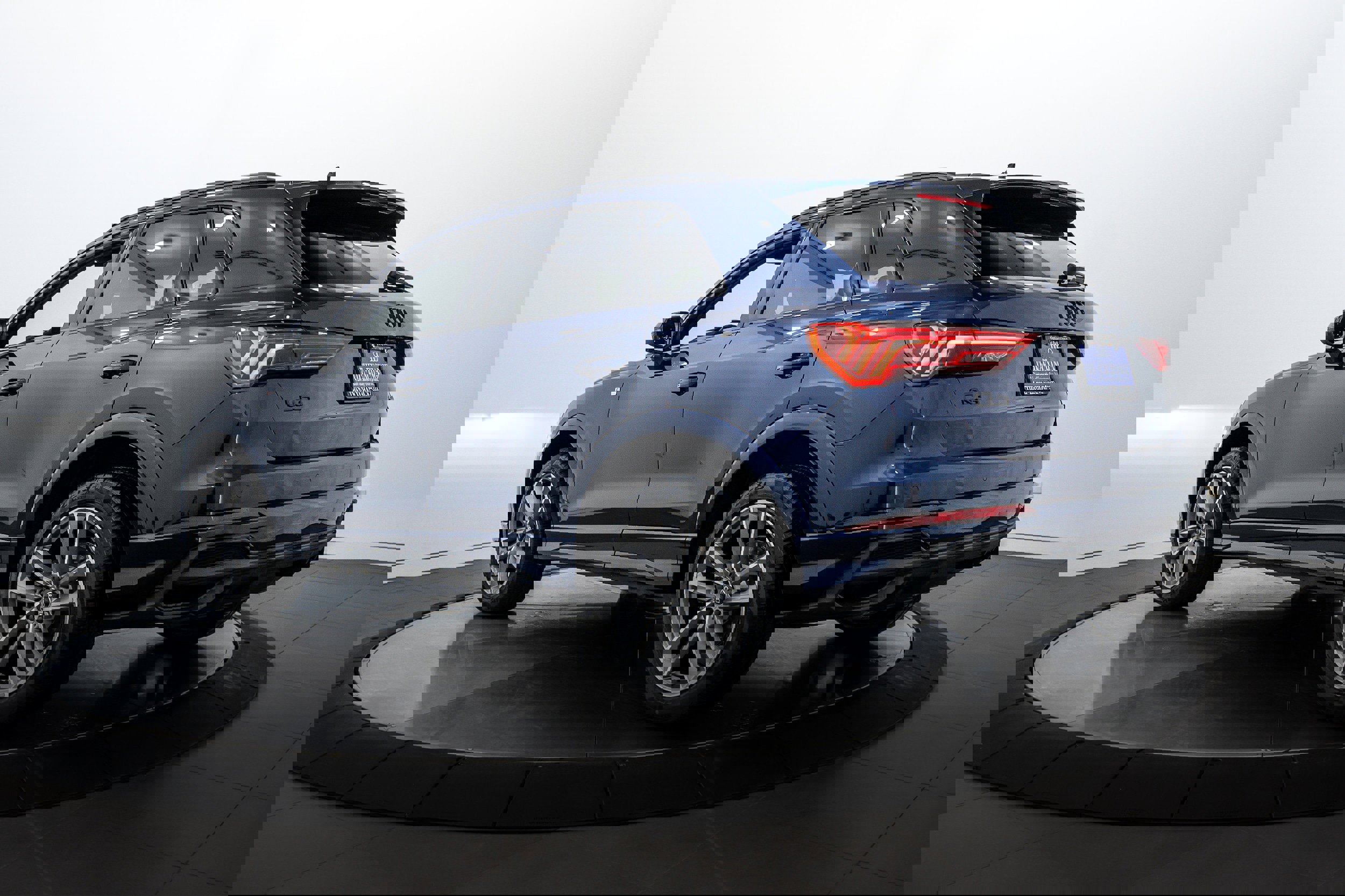 New 2025 Audi Q3 2.0T Premium image 5