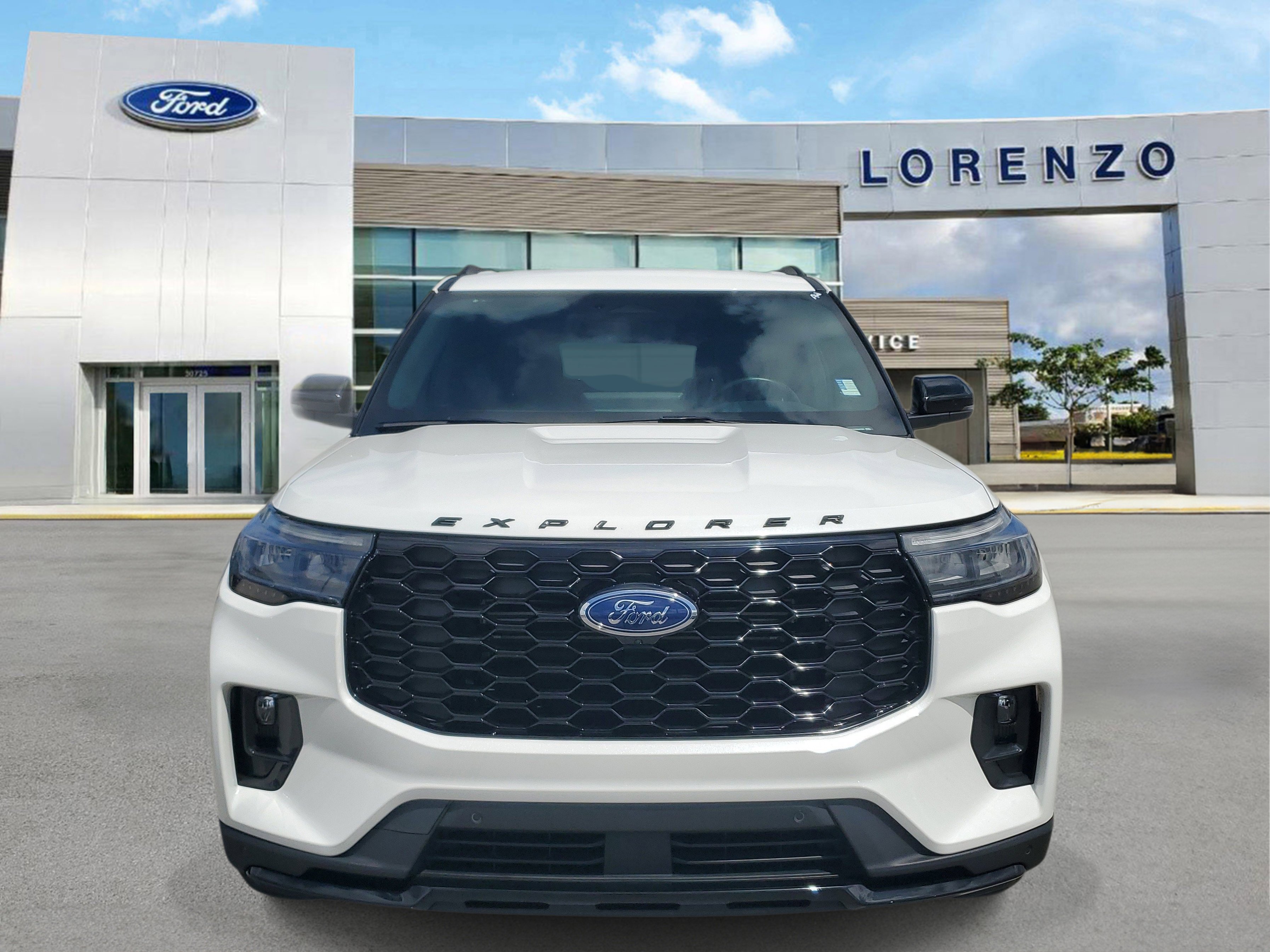 Used 2025 Ford Explorer ST-Line w/ Premium Package image 2