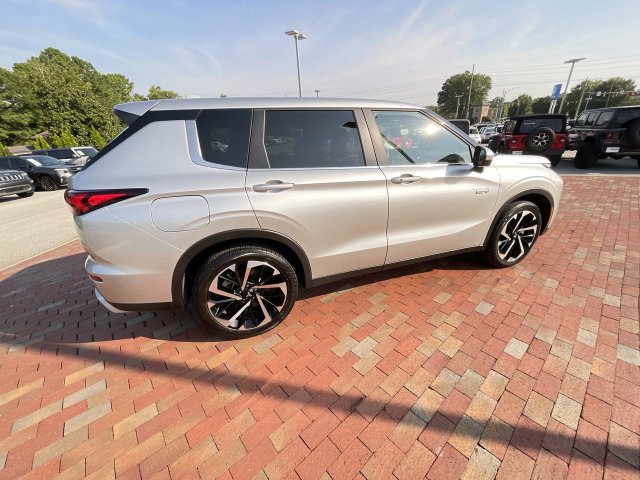 Used 2025 Mitsubishi Outlander SE AWD/4WD image 36