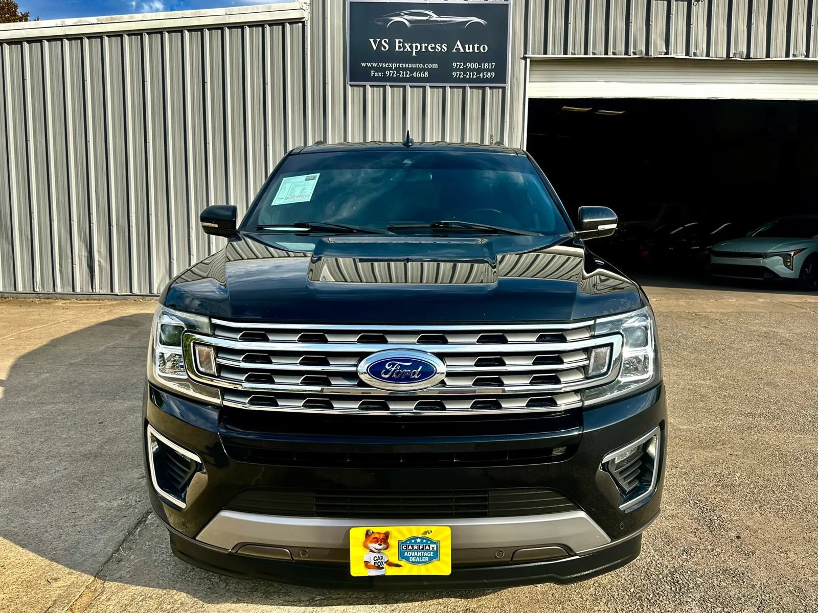 Used 2021 Ford Expedition Limited RWD image 2