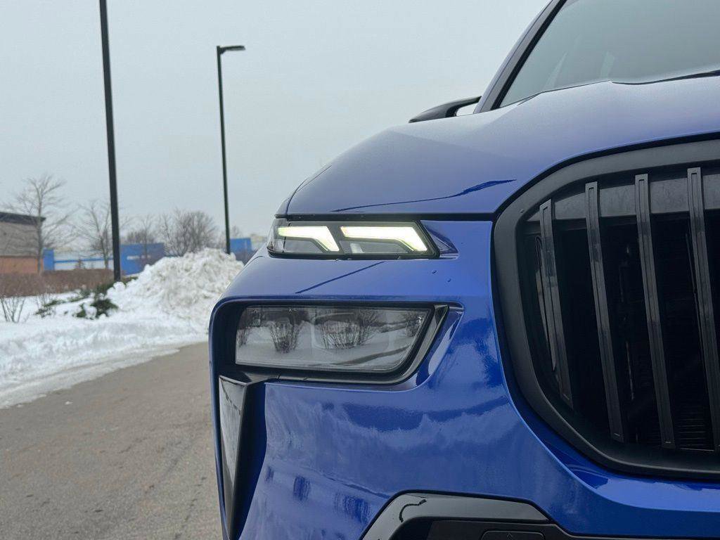 Used 2023 BMW X7 M60i w/ Executive Package image 8