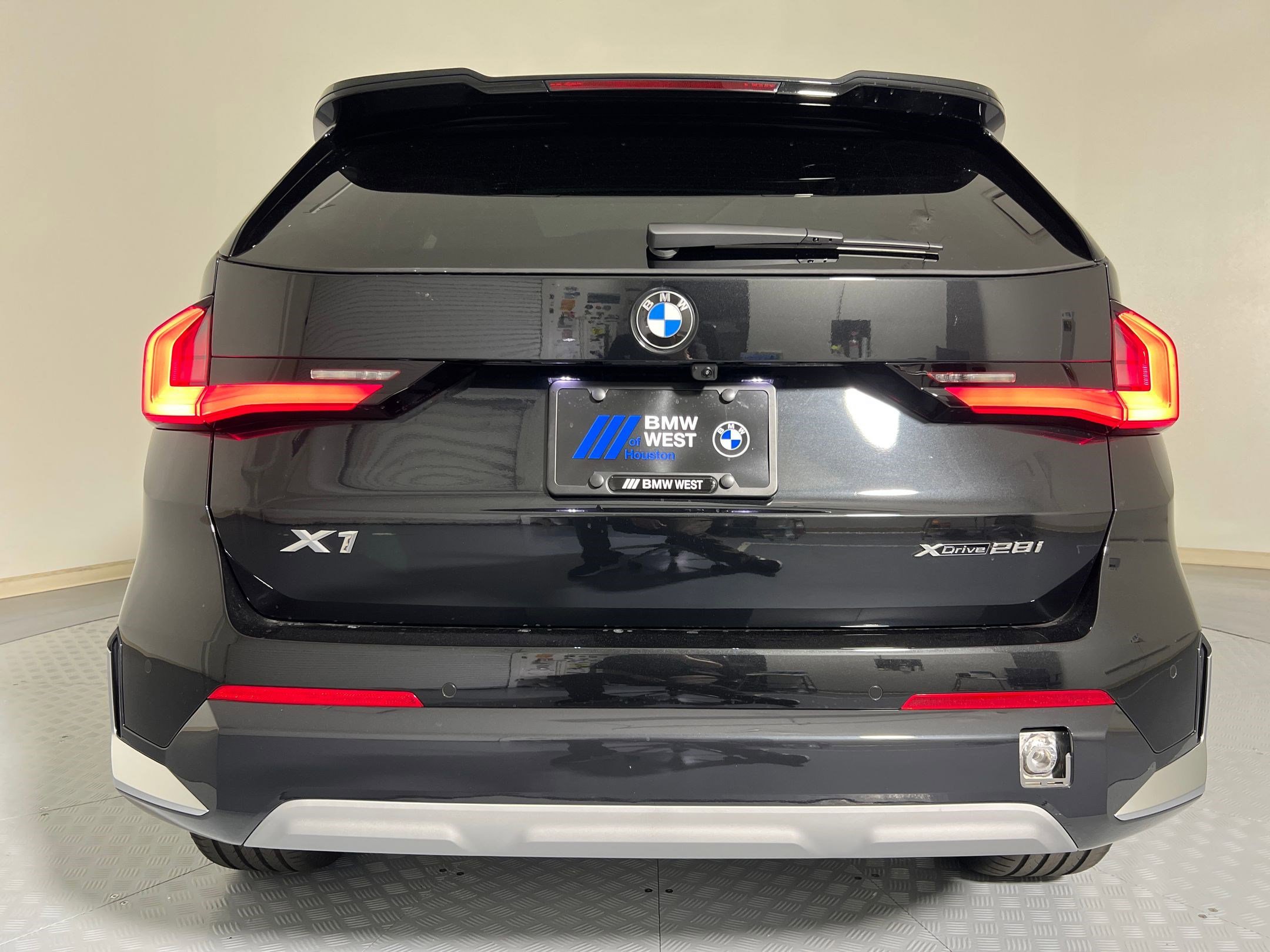 Used 2026 BMW X1 xDrive28i w/ Technology Package image 10