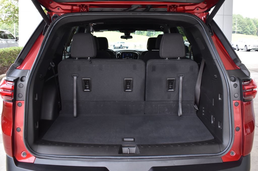 Used 2023 Chevrolet Traverse LT FWD image 11