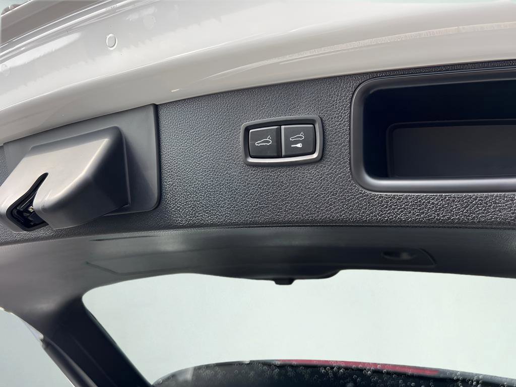 Used 2018 Porsche Macan GTS image 25