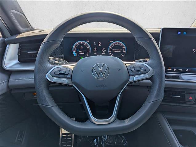 New 2026 Volkswagen Tiguan SE R-Line FWD image 15
