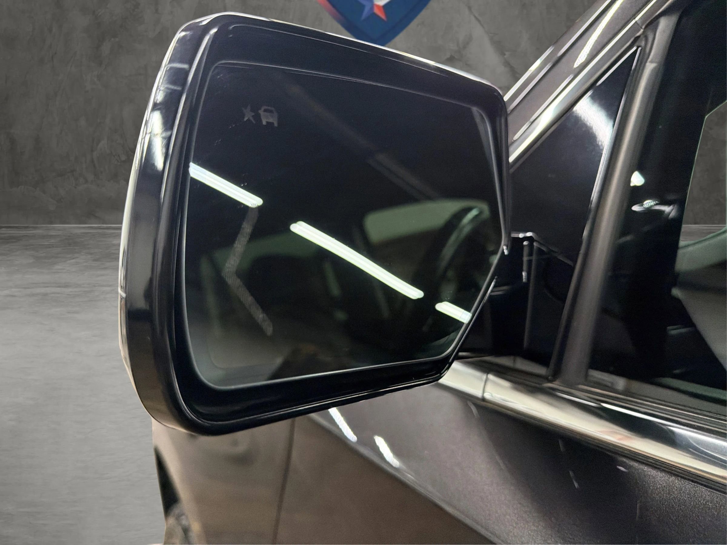 Used 2015 Cadillac Escalade Premium image 19