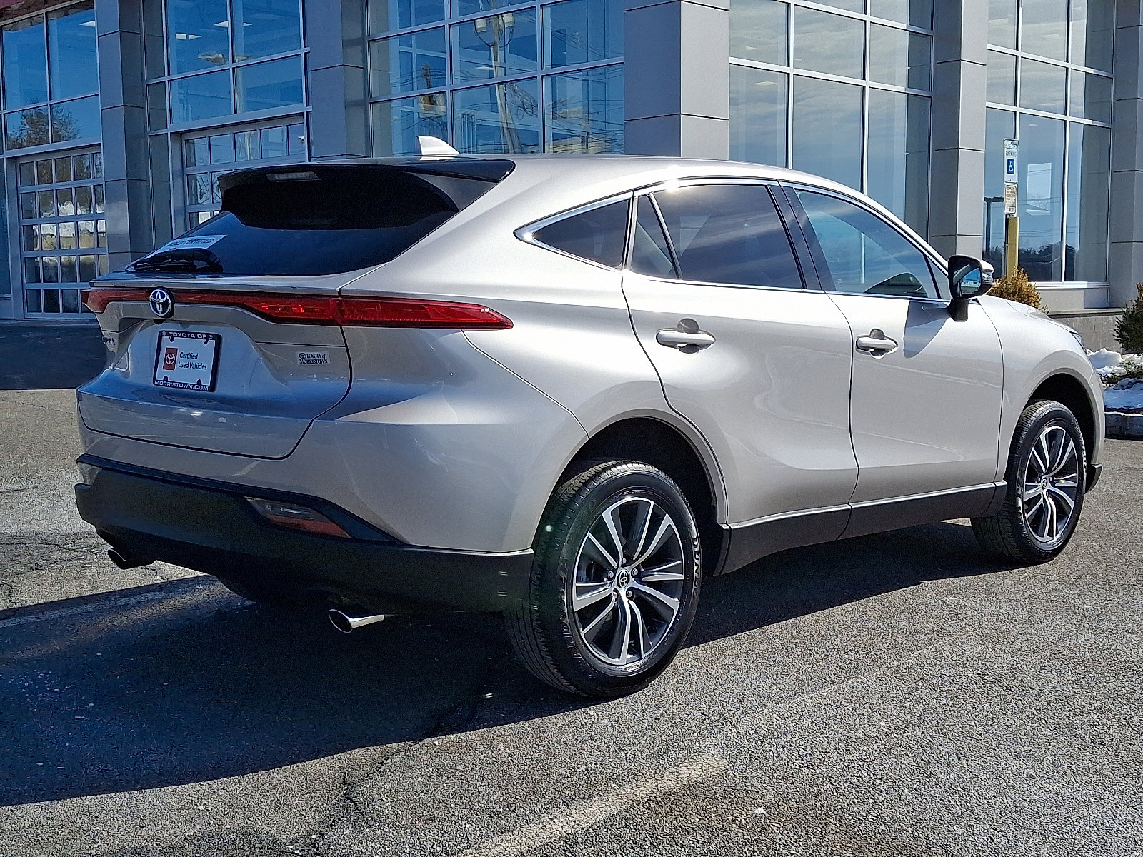 Certified 2023 Toyota Venza LE image 6