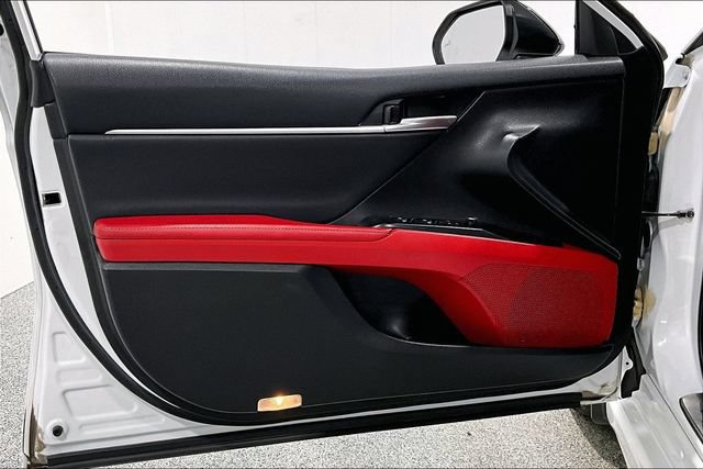 Used 2020 Toyota Camry XSE FWD image 25