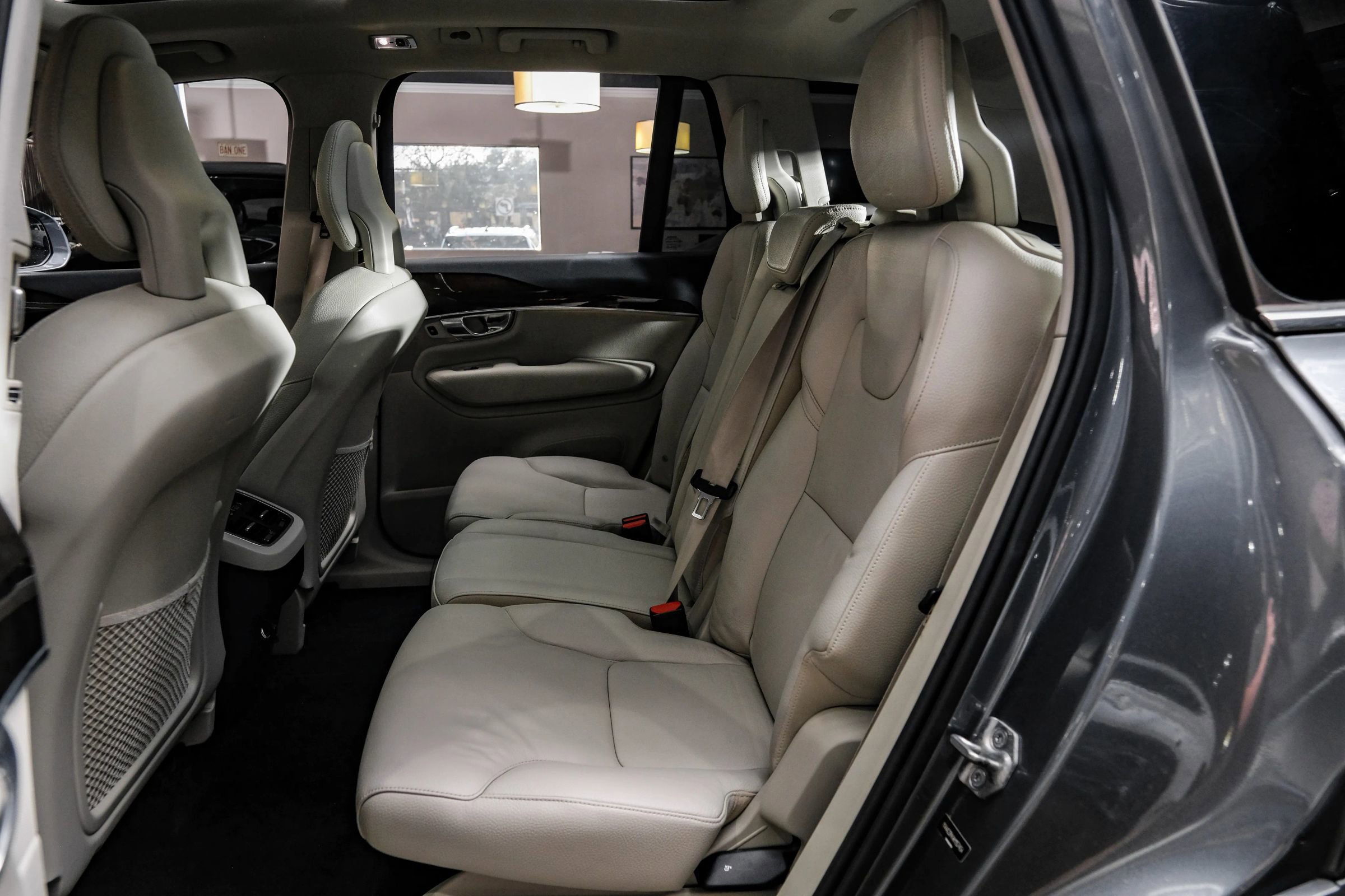 Used 2017 Volvo XC90 T6 Momentum w/ Convenience Package AWD/4WD image 39