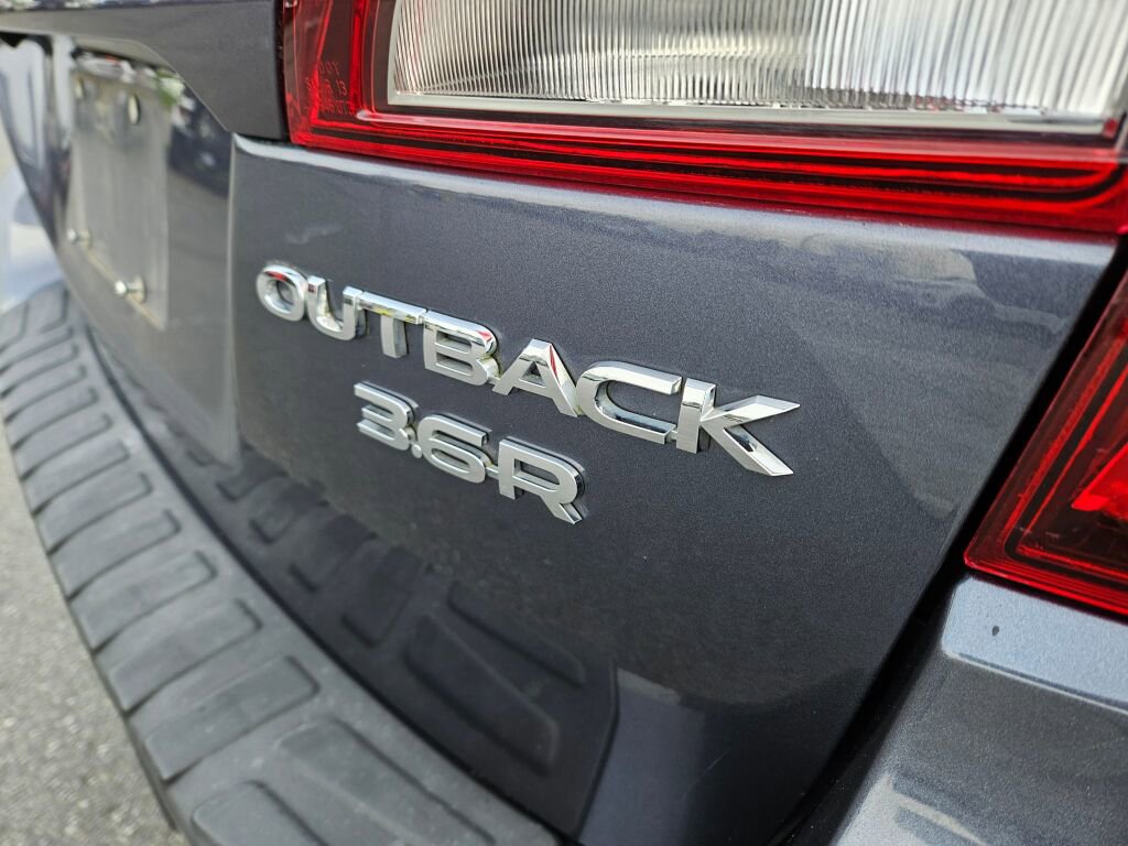 Used 2016 Subaru Outback 3.6R Limited image 12