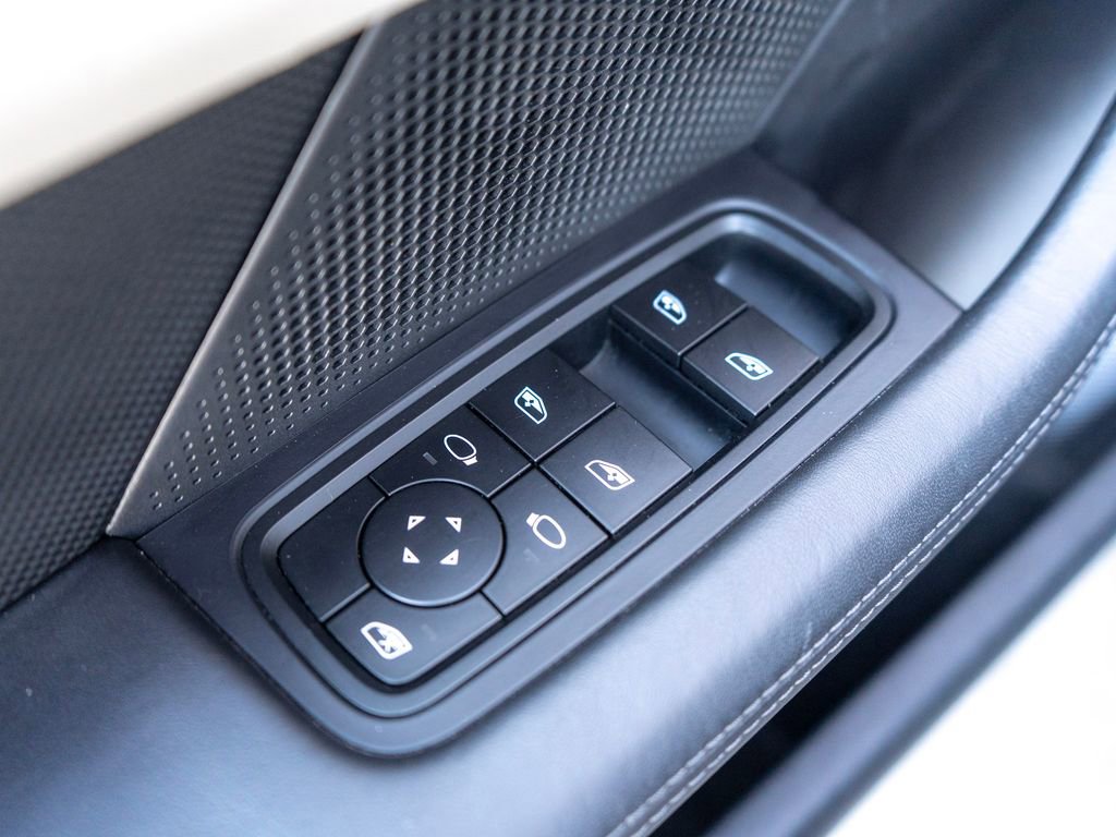 Used 2022 Porsche Taycan Turbo S image 31