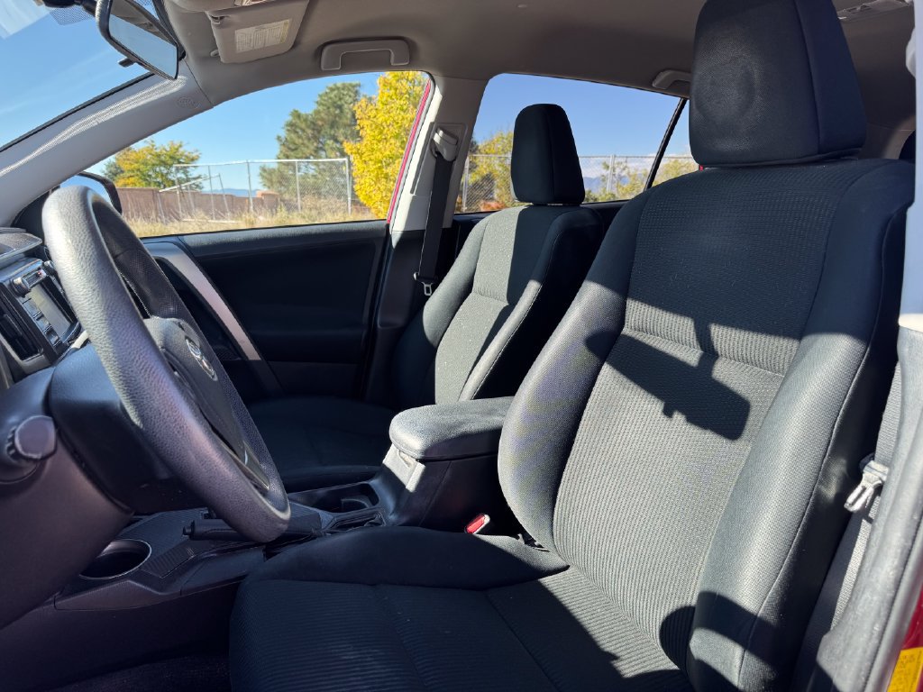 Used 2015 Toyota RAV4 LE AWD/4WD image 8