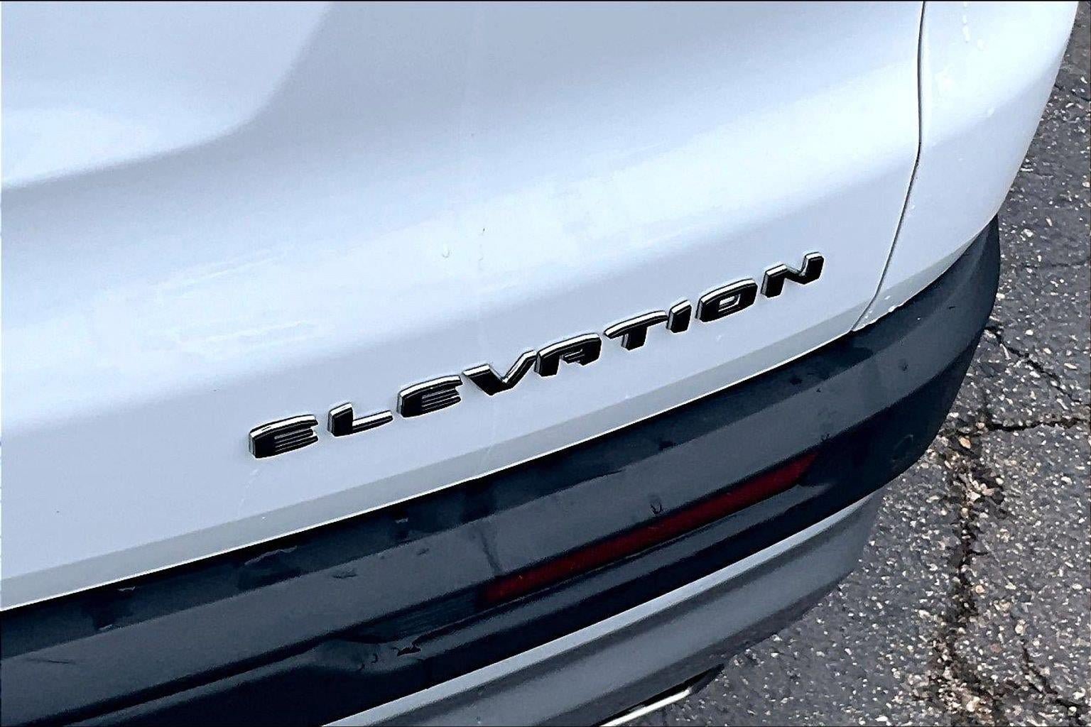 Used 2025 GMC Acadia Elevation FWD image 8
