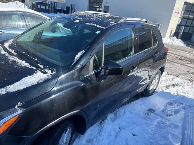 Used 2020 Chevrolet Trax LT w/ LT Convenience Package image 3