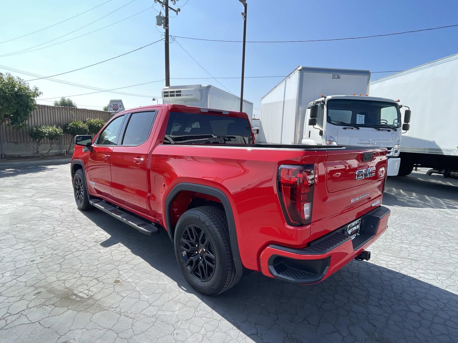 New 2026 GMC Sierra 1500 Elevation image 7