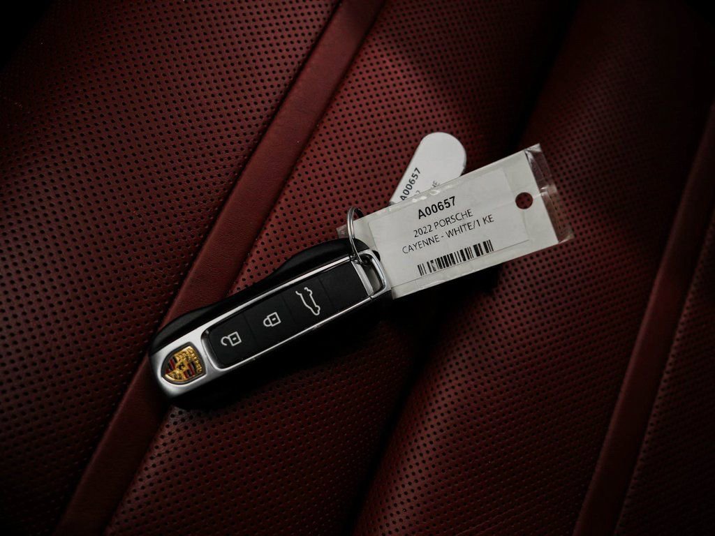 Used 2023 Porsche Cayenne image 20