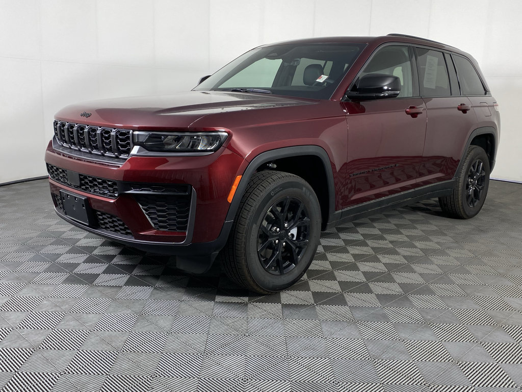 Used 2026 Jeep Grand Cherokee Altitude AWD/4WD image 2