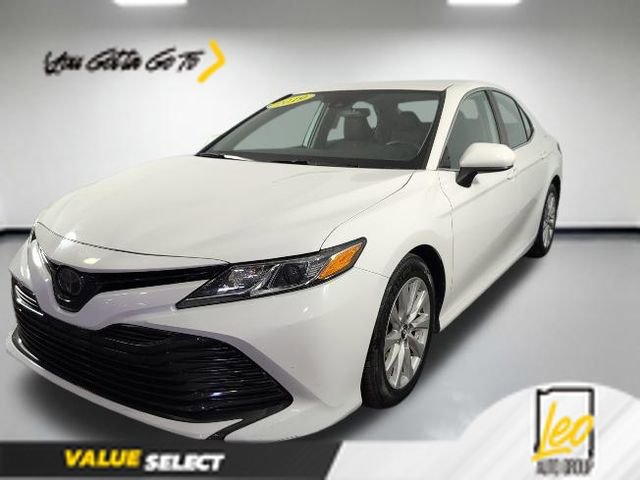 Used 2019 Toyota Camry LE image 1