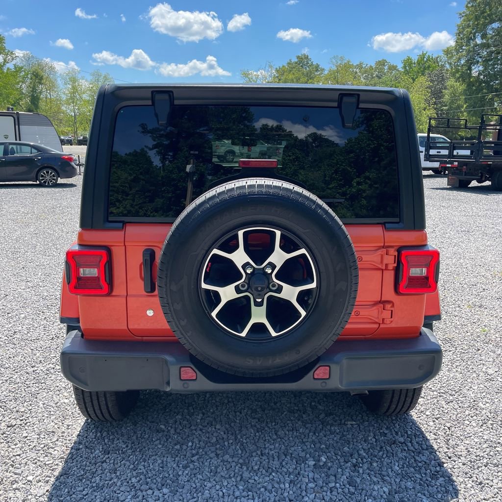 Used 2018 Jeep Wrangler Unlimited Rubicon w/ Safety Group image 2