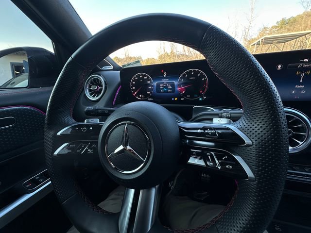 Used 2024 Mercedes-Benz GLB 250 image 24